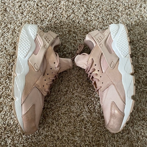 Nike Air Huarache Run Particle Beige Metallic Pink Size 10 - Picture 6 of 13